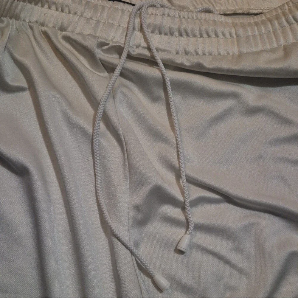 Jordan Basketball Shorts Men's Size XL White Black Athletic Mesh